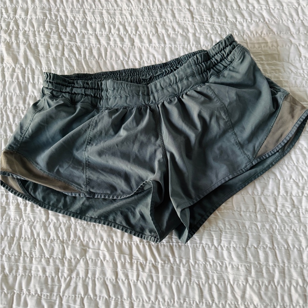 Lululemon  Gray/ Charcoal Hotty Hot shorts ( size 4)